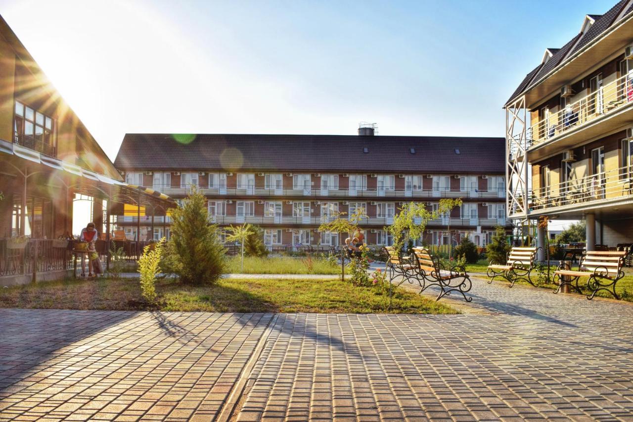 Baza Otdykha Jules Verne Hotel Zatoka Zewnętrze zdjęcie